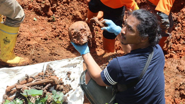 Penemuan tulang-belulang diduga 10 korban dukun pengganda uang asal Banjarnegara. Foto: Dok. Istimewa