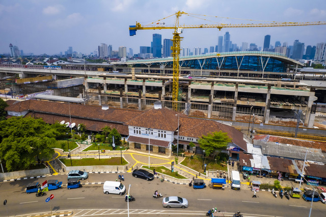 Stasiun Kereta Api Terbesar di Jakarta, Bersejarah dan Megah. Foto: Unsplash/Ammar Andiko.
