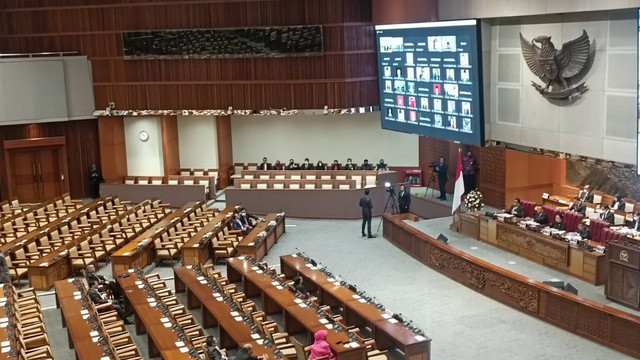 Rapat Paripurna DPR ke-20 masa sidang IV tahun sidang 2022-2023, Selasa (4/4/2023). Foto: Zamachsyari/kumparan