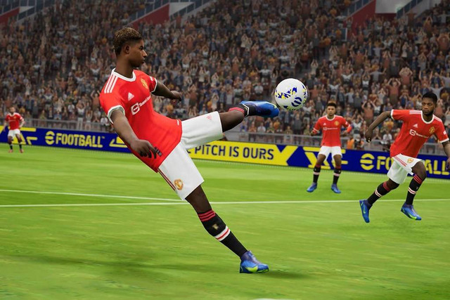 Ilustrasi cara top up eFootball. Foto: Konami/Google Play Store