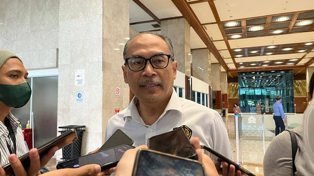 Dirjen Migas Kementerian ESDM Tutuka Ariadji di Gedung DPR, Selasa (4/4/2023). Foto: Fariza Rizky Ananda/kumparan