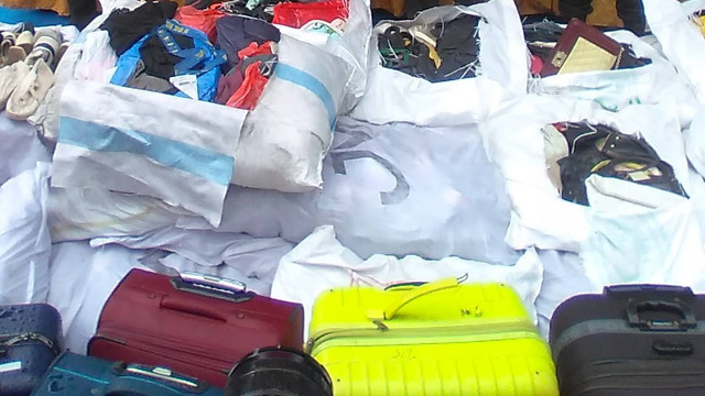 Sejumlah barang impor bekas yang dimusnahkan di Batam, Senin (3/4). Foto: Zalfirega/kepripedia.com