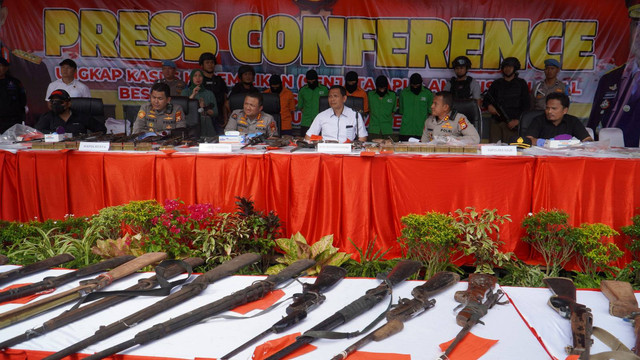 Konpers pengungkapan pembuatan senpi rakitan di Polda Bengkulu. Foto: Dok. Istimewa