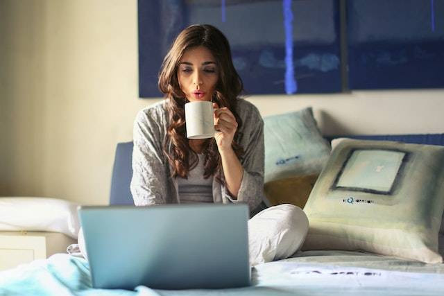 Ilustrasi permanent resident adalah. Sumber foto: Andrea Piacquadio dari Pexels