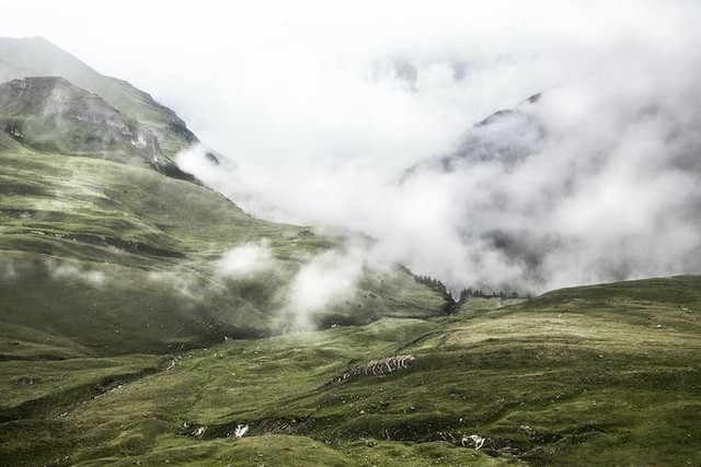Ilustasi daya tarik Silancur Highland. Sumber: unsplash.com/Maria