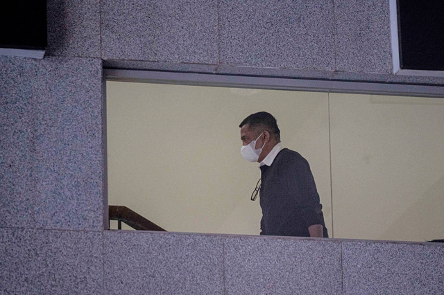 Bupati Kepulauan Meranti, Muhammad Adil, tiba untuk menjalani pemeriksaan usai terjaring tangkap tangan KPK, di Gedung KPK, Jakarta, Jumat (7/4/2023). Foto: Aprilio Akbar/ANTARA FOTO