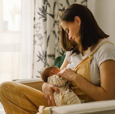 Tips Puasa Aman Bagi Ibu Menyusui, Perhatikan Hal Ini