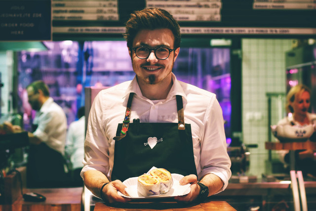 Cara Mendaftar Shopee Food untuk UMKM Makanan. Foto sebagai ilustrasi. Foto: Unsplash/Petr Sevcovic.
