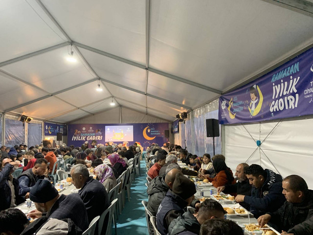 IZI Gelar Buka Bersama Penyintas Gempak Turki Sekaligus Penyaluran Paket Ramadan