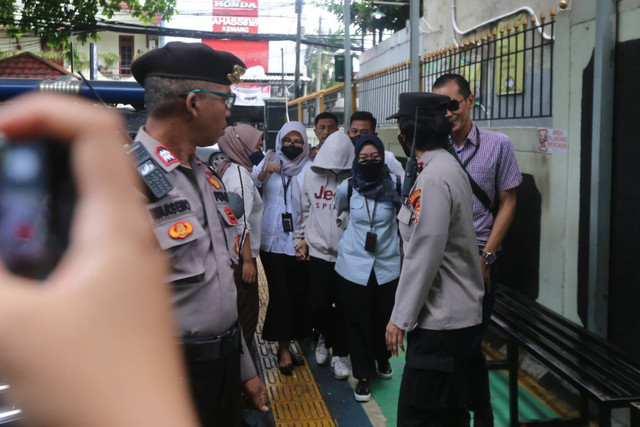 AG tiba di PN Jakarta Selatan, Jakarta, Senin (10/3).  Foto: Iqbal Firdaus/kumparan