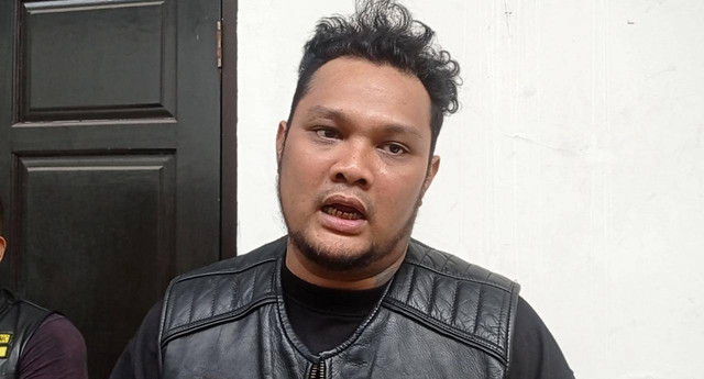 Virgoun dukung David Ozora, PN Jakarta Selatan, Senin (10/4/2023). Foto: Giovanni/kumparan