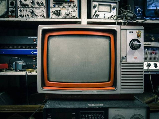 Ilustrasi kode remot Joker TV Akari tabung. Foto: Unsplash.com