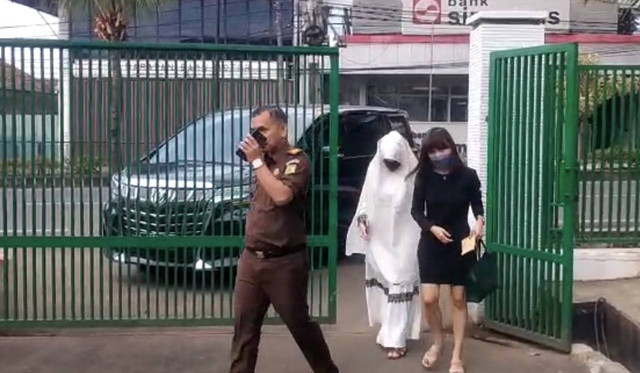 Nur saat tiba di PN Cianjur. Dok: kumparan.