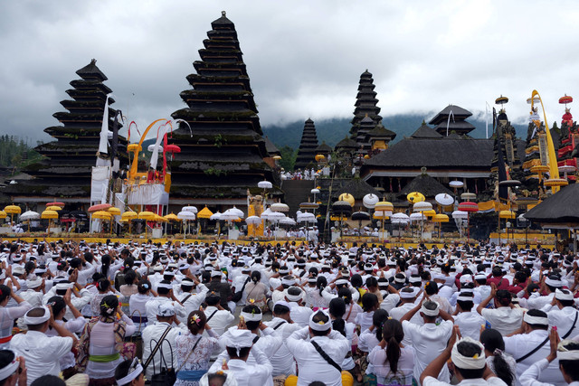 Umat Hindu di Bali. Foto: Nyoman Hendra Wibowo/Antara Foto