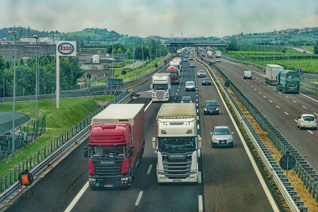Ilustrasi tarif tol serpong cinere 2023 - https://pixabay.com/id/users/schwoaze-4023294/