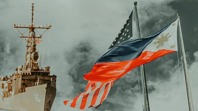 Ilustrasi kapal perang Amerika dan bendera Filipina. Foto by: pixabay.com