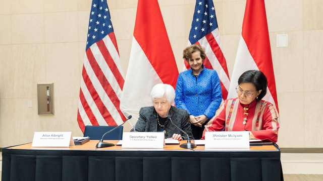 Menkeu AS Janet Yellen dan Menkeu Sri Mulyani teken kesepakatan hibah Indonesia Infrastructure and Finance Compact. Foto: Dok. Istimewa