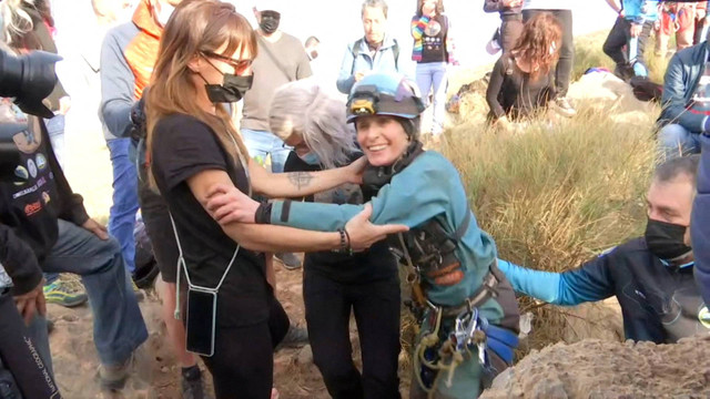Beatriz Flamini, pendaki gunung Spanyol yang telah diisolasi 500 hari di sebuah gua di Spanyol selatan. Foto: Forta/Handout melalui REUTERS