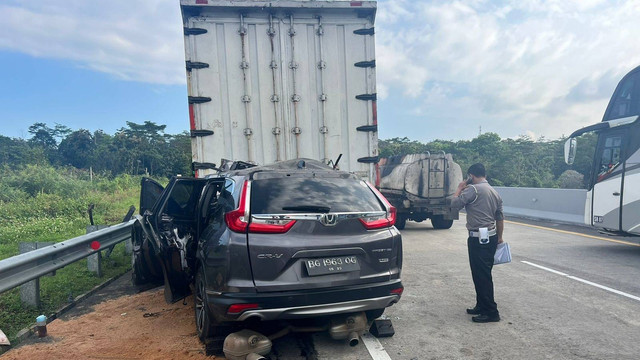 Kecelakaan lalu lintas di Jalan Tol Semarang-Solo Jalur A KM 472+800 tepatnya Ds. Ngampon, Kec. Ampel, Kab. Boyolali, Sabtu (15/4/2023).
 Foto: Dok. Istimewa