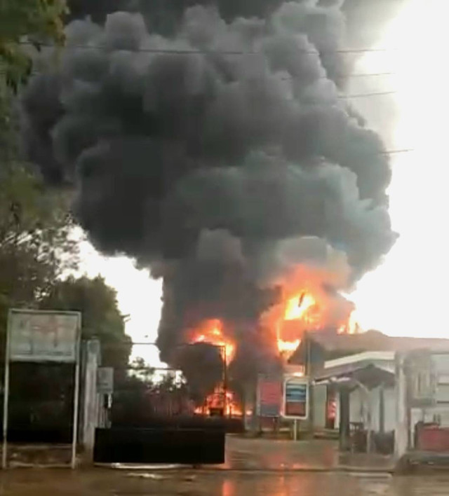 Kebakaran di Booster penyalur minyak milik Pertamina di Banyuasin, Sumsel. (ist)