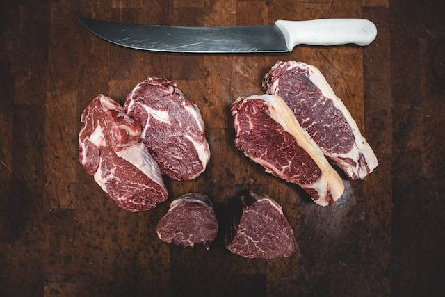Cara Mengempukkan Daging, Foto Hanya Ilustrasi: Unsplash/Kyle Mackie