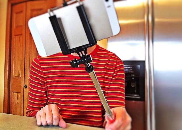 Ilustrasi Foto Selfie (pixabay)