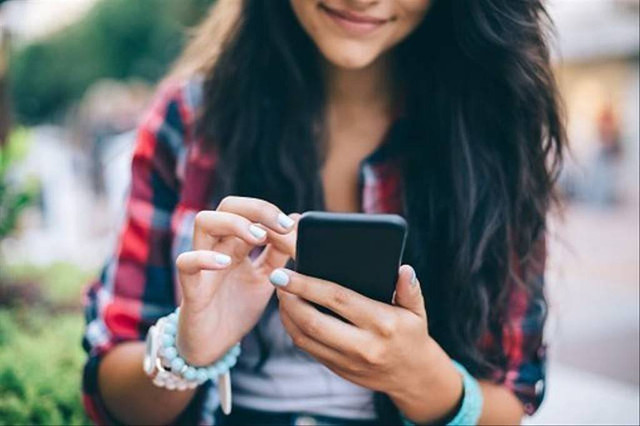 Ilustrasi cara mengubah jaringan E ke 4G di HP Samsung. Foto: Unsplash