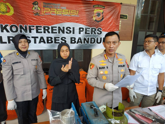 Kapolrestabes Bandung, Kombes Budi Sartono (tengah). Dok: Istimewa