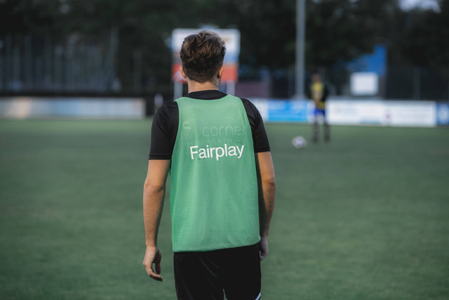 Ilustrasi Apa Itu Tim Fair Play, Foto: dok. Janosch Diggelmann (Unsplash)