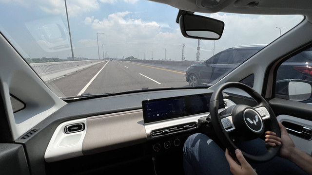 Mudik dengan Wuling Air ev Foto: Rizki Fajar Novanto/kumparan