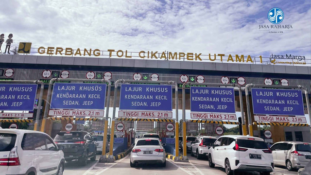 Jasa Raharja Program Mudik 2023 - Suasana Tol Cikampek Utama Foto: Aditia Noviansyah/kumparan
