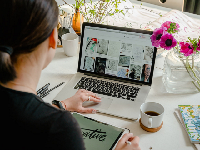 Ilustrasi lawan kata dituruti. Sumber: AntoniShkraba/pexels.com.