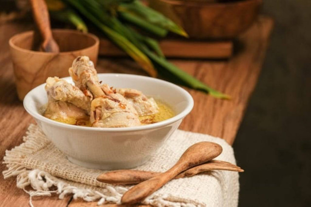 Ilustrasi Opor Ayam. Foto: Shutterstock