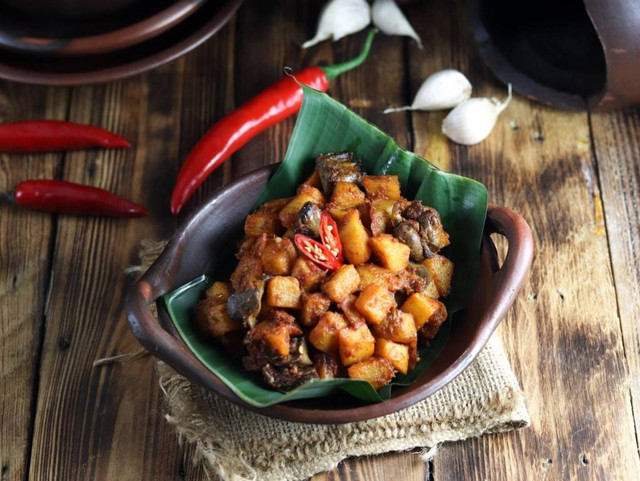 Sambal Goreng Kentang Ati. Foto: Shutterstock