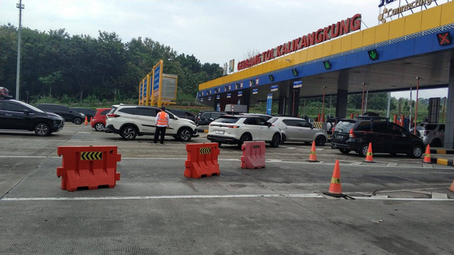 Kondisi Gerbang Tol Kalikangkung Semarang, Kamis (20/4/2023).  Foto: Dok. Istimewa
