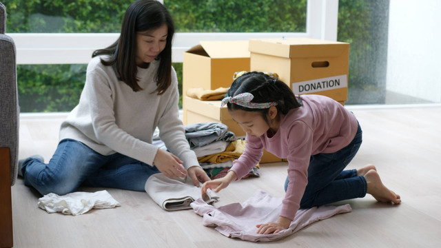 Ilustrasi anak belajar berbagi. Foto: Chay_Tee/Shutterstock