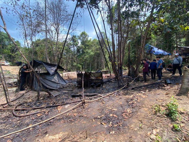 Suasana lokasi pengeboran minyak ilegal di Muba, Foto : Polda Sumsel