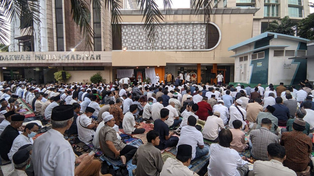 Suasana Salat Id di Kantor PP Muhammadiyah Jakarta.  Foto: Jonathan Devin/kumparan
