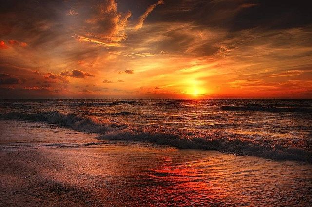 Ilustrasi pantai akkarena - Sumber: https://pixabay.com/id/users/kordi_vahle-4934524/