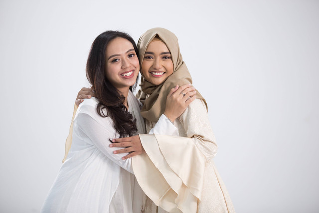 Ilustrasi perempuan berdamai. Foto: Odua Images/Shutterstock