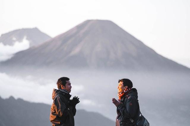 Ilustrasi gunung di Indonesia yang bisa didaki, sumber foto: Muhammad Syahroyni/Pexels