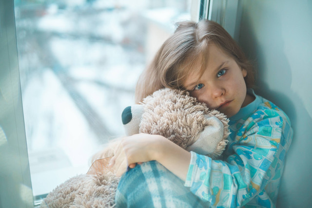  Ilustrasi Cara Mengompres Anak Demam agar Cepat Sembuh. Foto: Unsplash/Vitolda Klein.