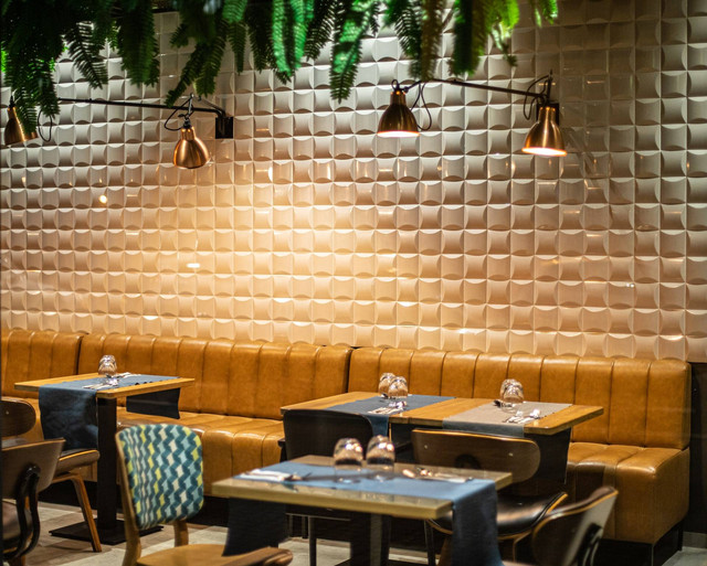 Ilustrasi Tempat Makan di Atrium Senen | Sumber: Unsplash/Piotr Szulawski