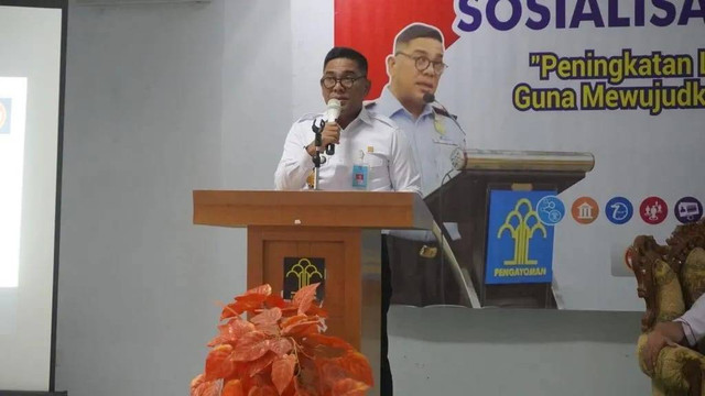Kakanwiil Kemenkumham Sulbar Pada Pelaksanaan Sosialisasi layanan AHU - Foto : humas Kemenkumham Sulbar