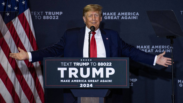 Mantan Presiden AS Donald Trump berbicara dalam acara kampanye di Manchester, New Hampshire, pada 27 April 2023. Foto: Joseph Prezioso/AFP