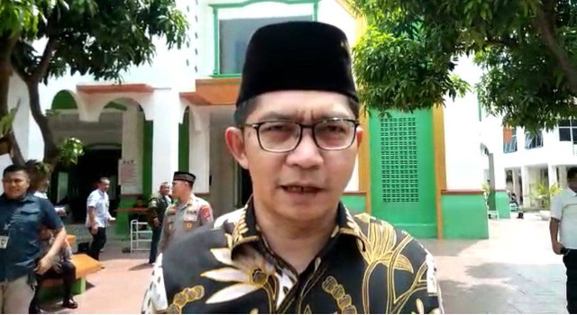 Anggota Kompolnas Yusuf Warsyim saat mengunjungi Polda Sumut, Jumat (28/4). Foto: Dok. Istimewa