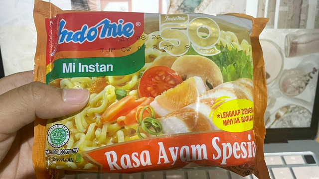 Indomie rasa ayam spesial. Foto: Nicha Muslimawati/kumparan
