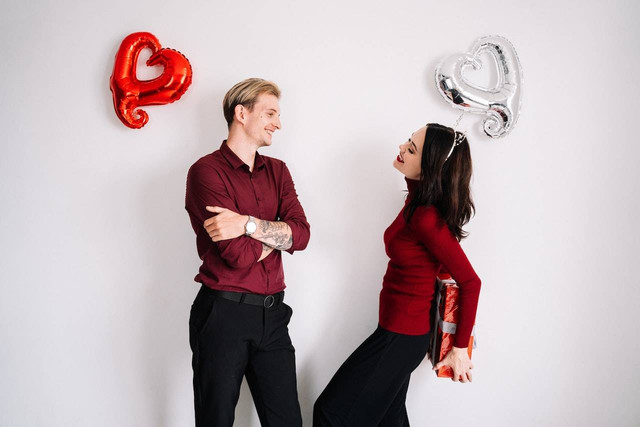 Ilustrasi surprise untuk pacar cowok sederhana. Sumber foto: Pexels/Anna Tarazevich.