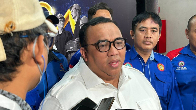 Presiden KSPSI, Andi Gani, di Gelora Bung Karno, Senayan, Minggu (30/4/2023). Foto: Nabil Jahja/kumparan