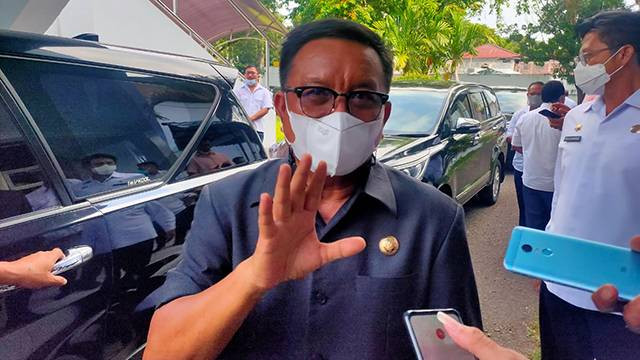 Wali Kota Bitung, Maurits Mantiri